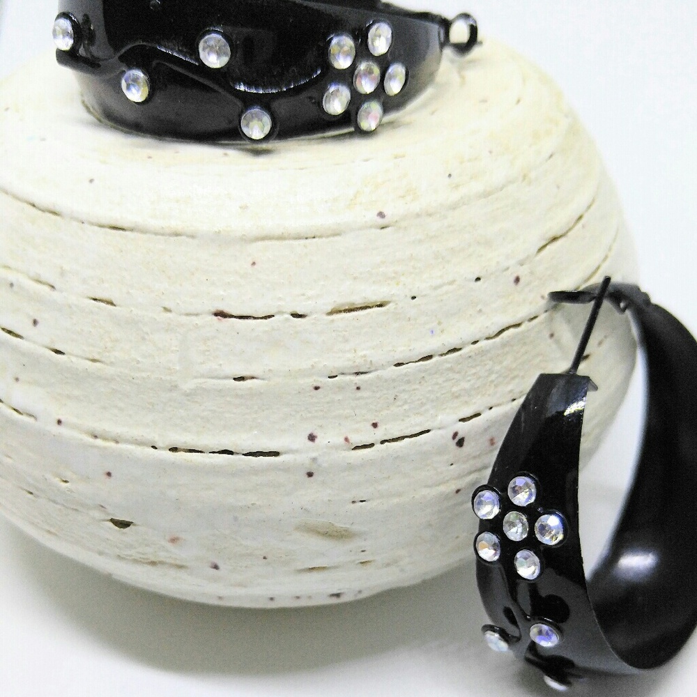 SUPER COOL Large Black Hoops Rhinestone Flowers